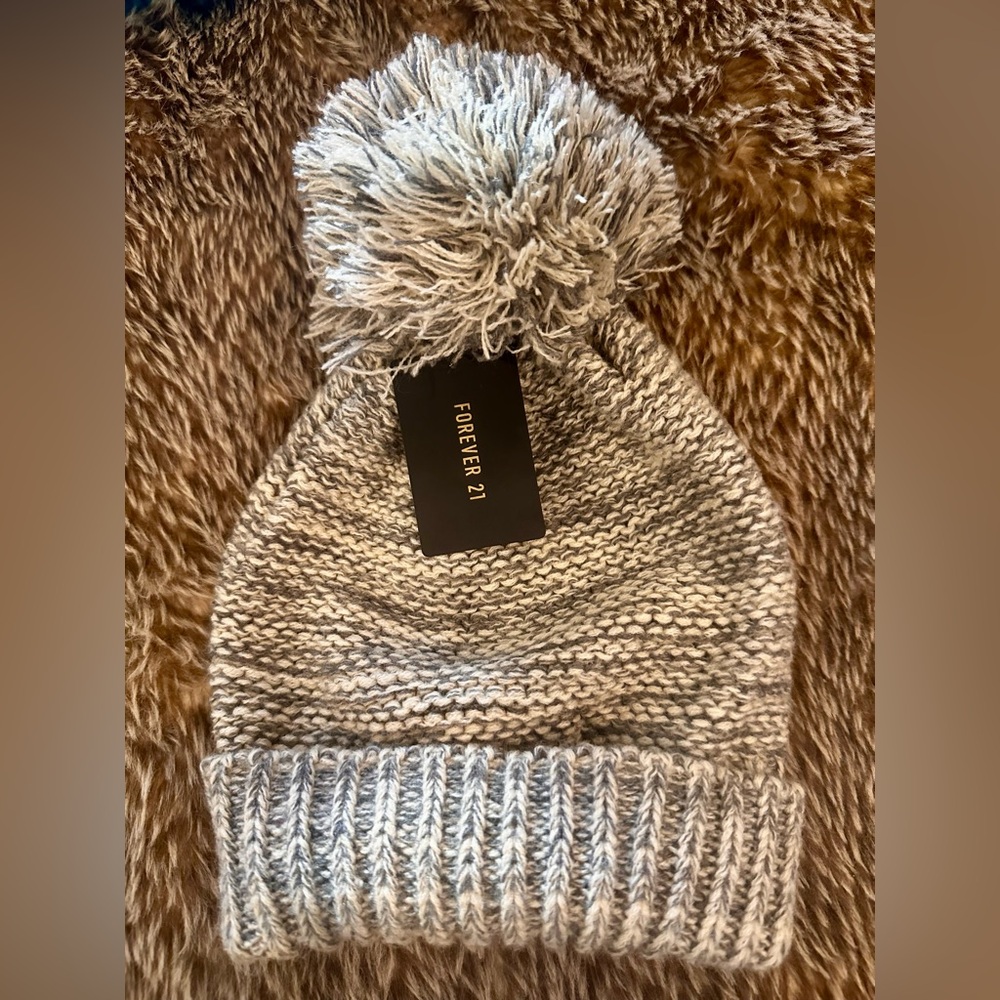 Forever 21 Marled Gray Beanie with Pom-Pom NWT